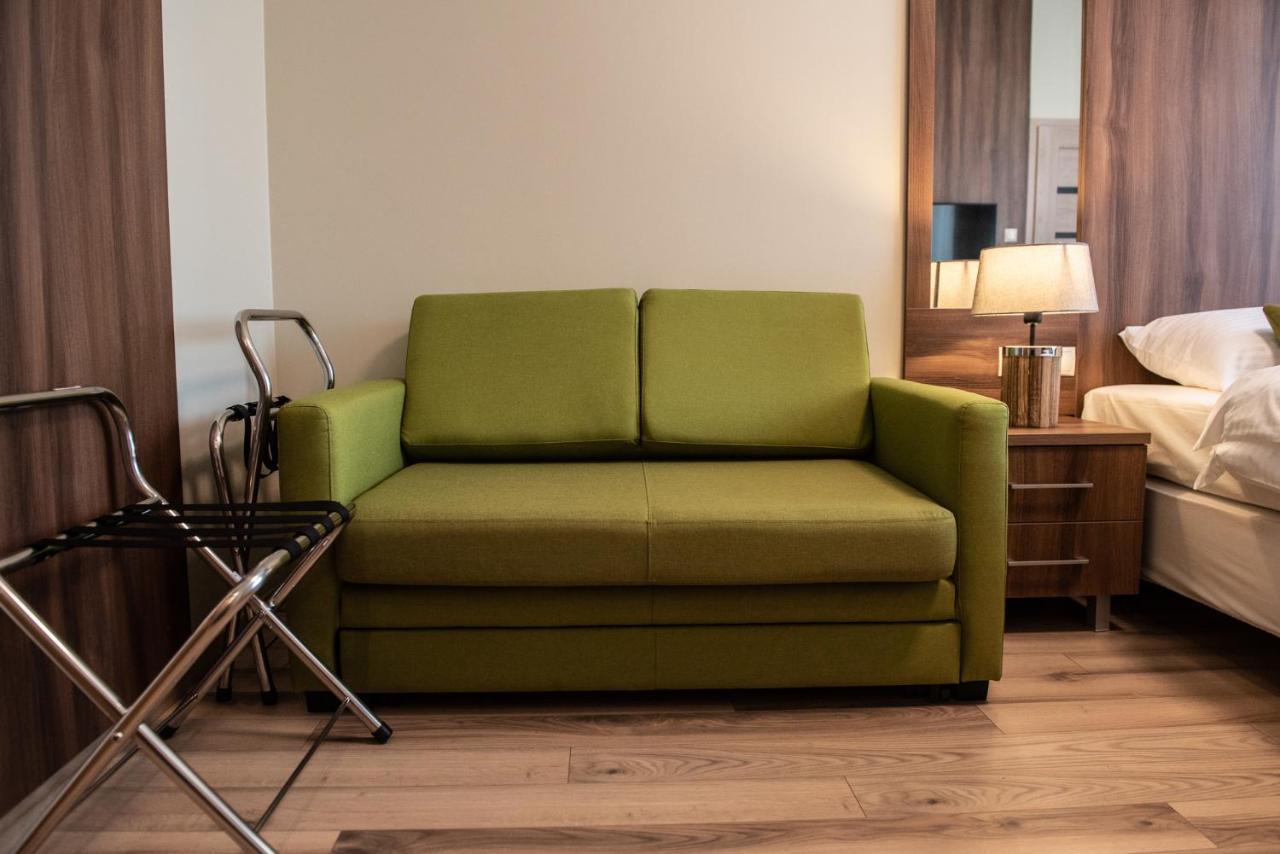 Metropolis Apartamenty Centrum กาลิช ภายนอก รูปภาพ